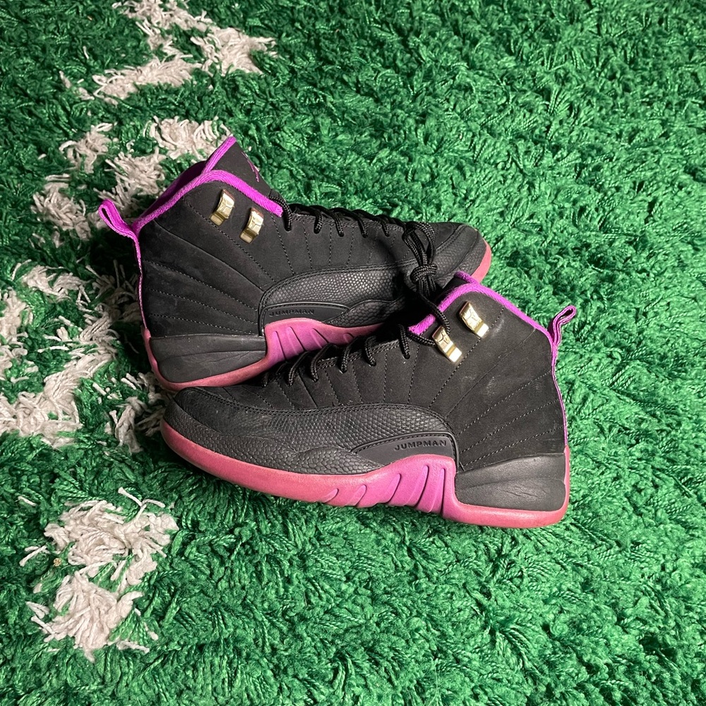 Jordan 12 Hyper Violet